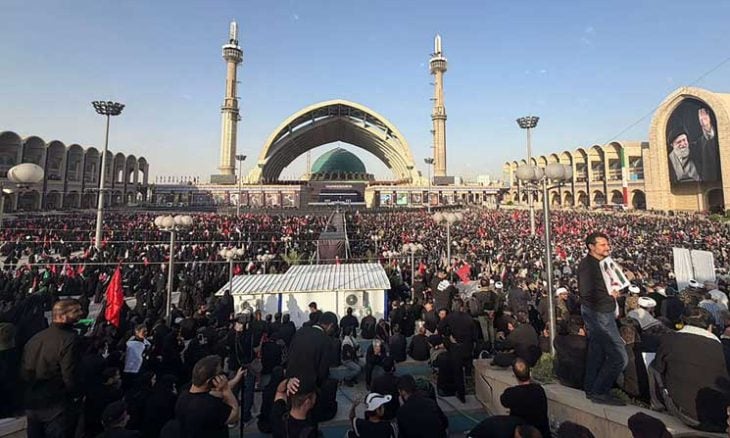 الإيرانيون يتوافدون  لحضور مراسم جنازة خامنئي